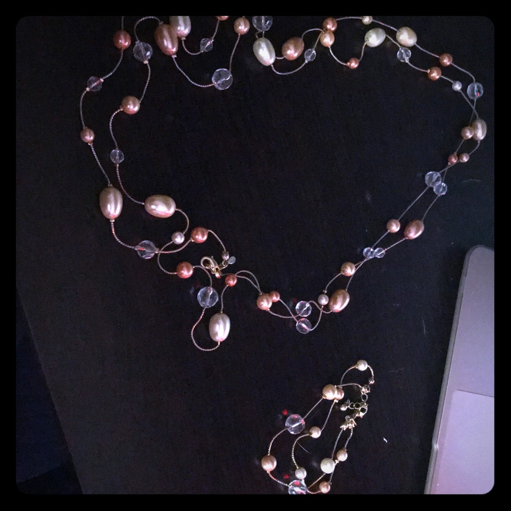 Necklace and bracelet set